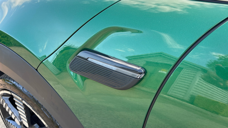 MINI Hatchback 1.5 Cooper Exclusive 5dr Auto Petrol Hatchback
